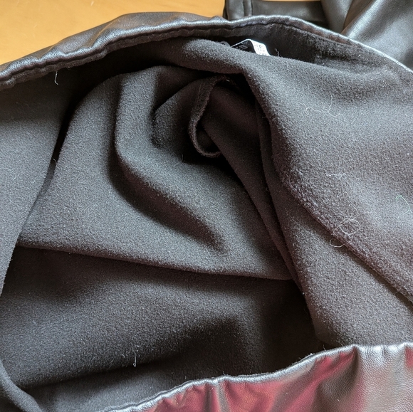 Women's Black faux leather Leggings - Picture 6 of 10